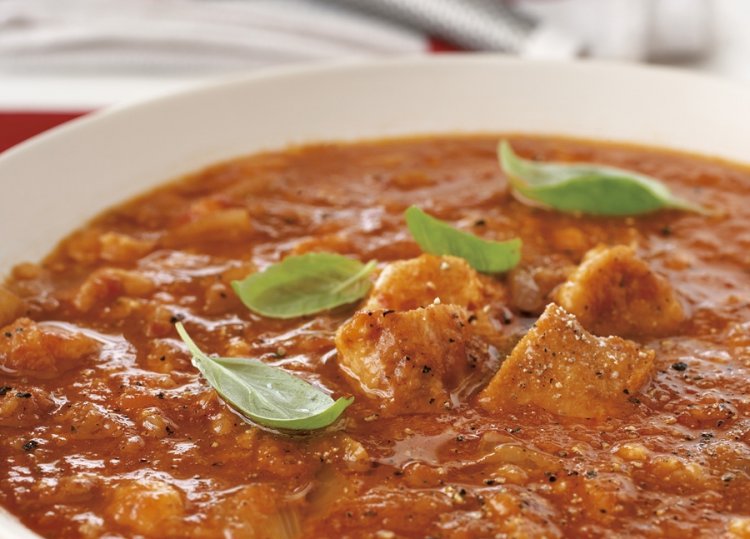 Roasted tomato and bread soup