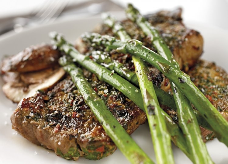 Coriander and pepper crusted steaks