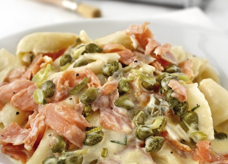 Lemon rag pasta with smoked salmon and capers