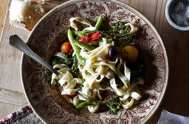 Lemon-Scented Fettuccine with Blistered Tomatoes and Broccolini