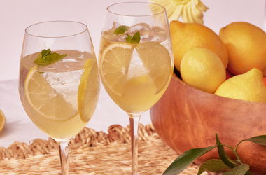 Frozen limoncello spritz