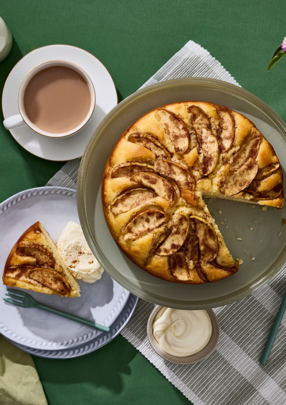 Apple tea cake