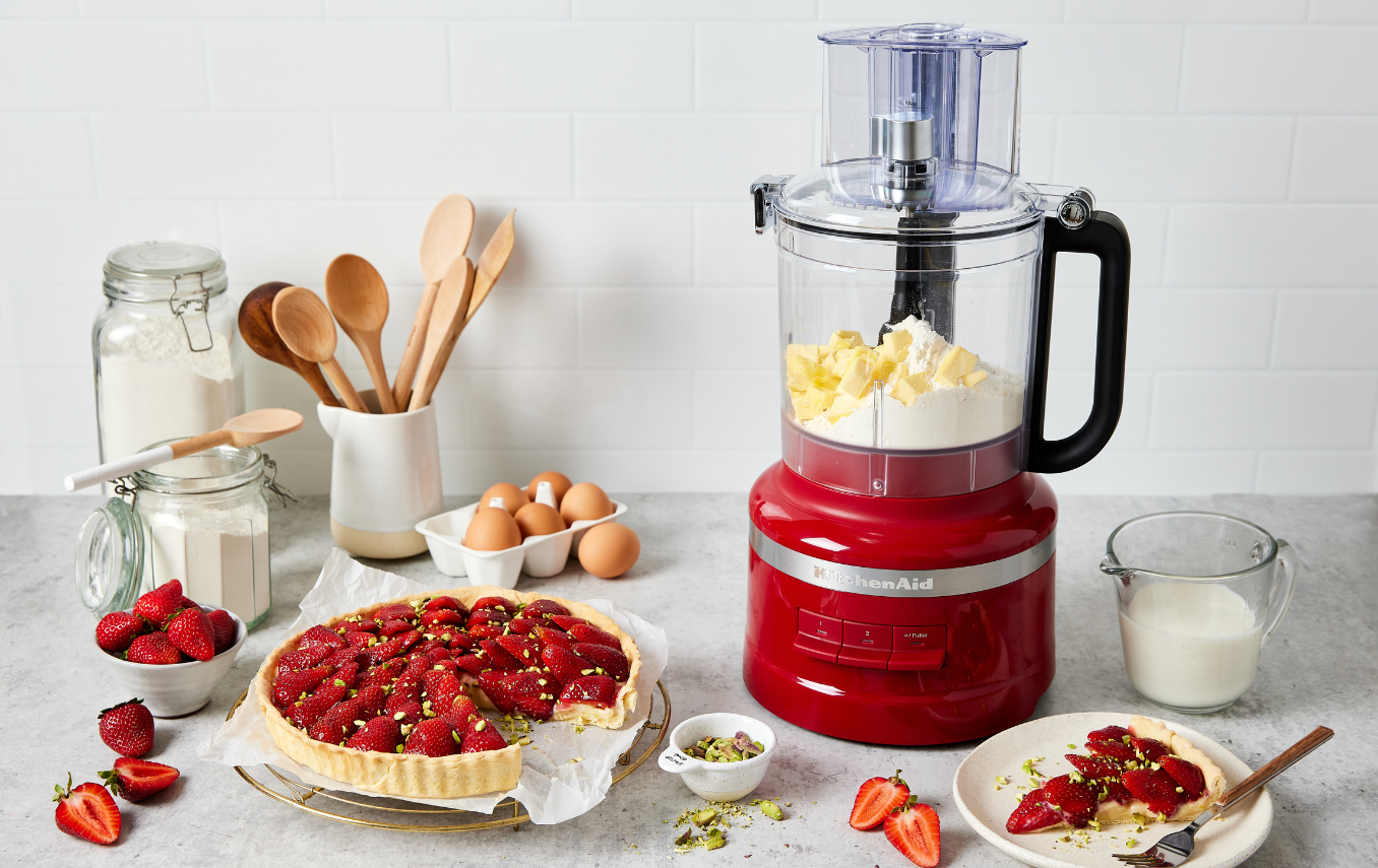 How to use a food processor as a blender: what works and what doesn't