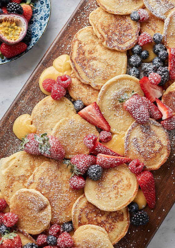 Buttermilk pikelets with lemon curd | Emmylou Loves