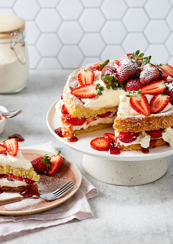 Classic strawberry sponge cake