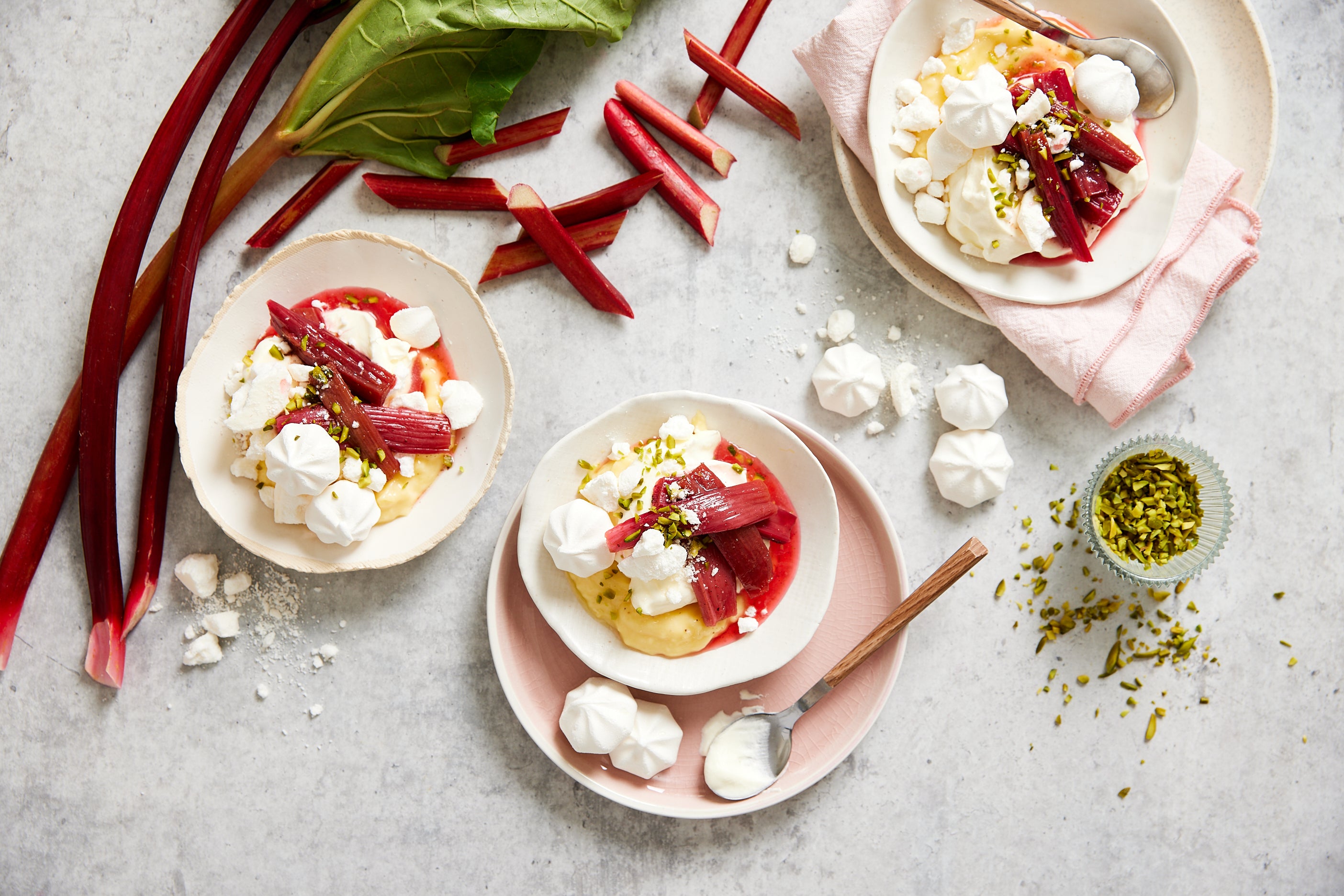 Roasted rhubarb eton mess