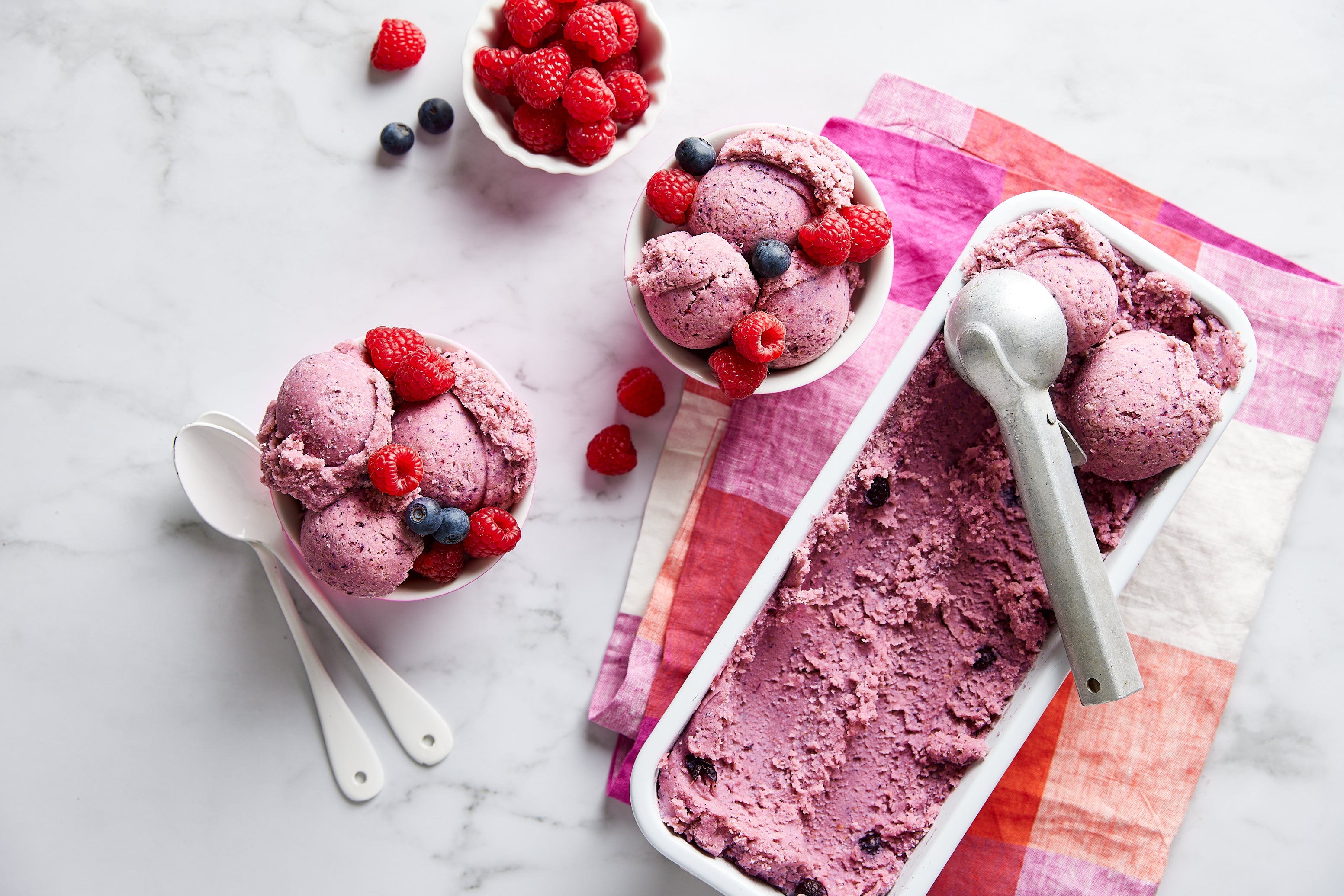 Berry frozen yoghurt