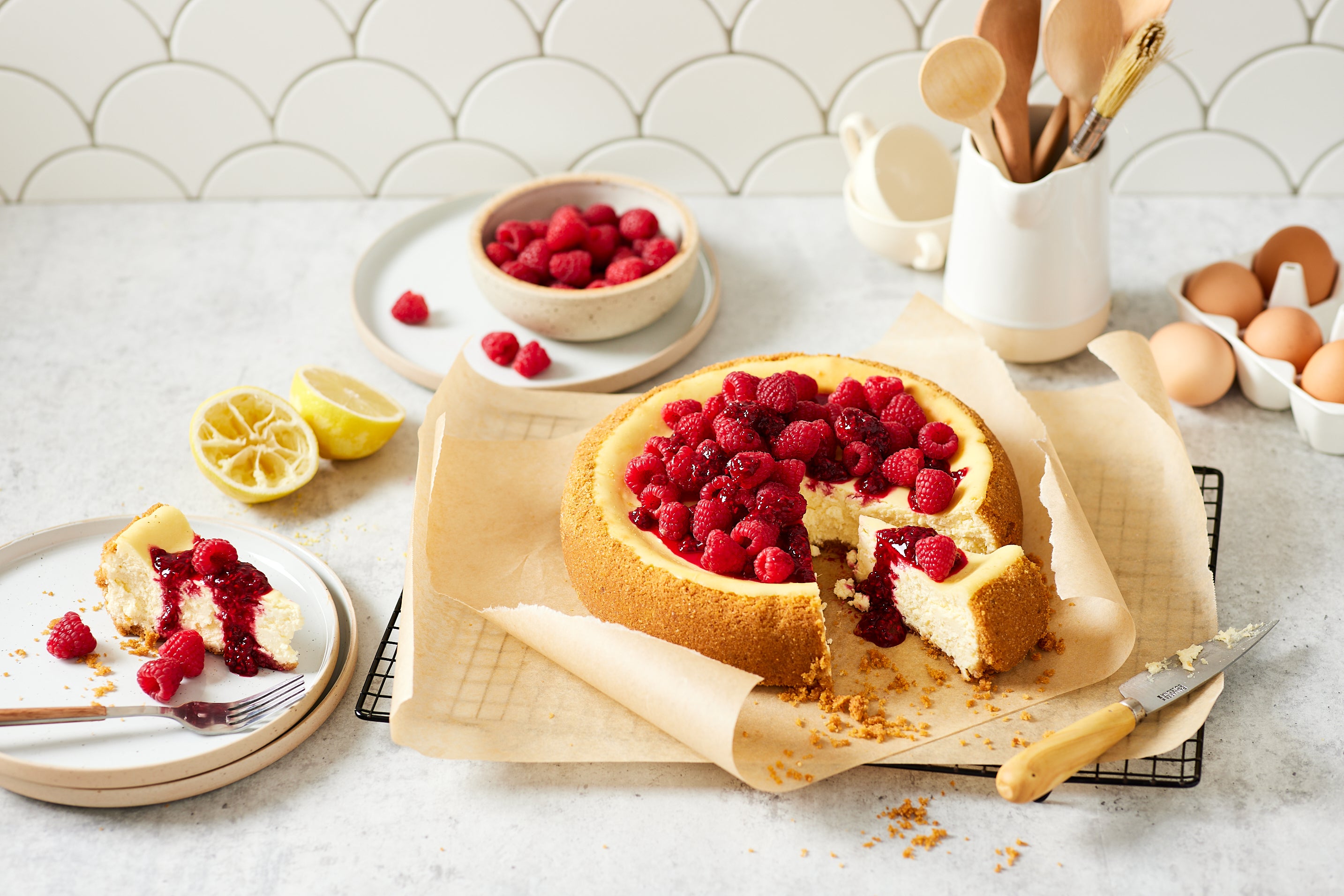 Lemon and raspberry cheesecake