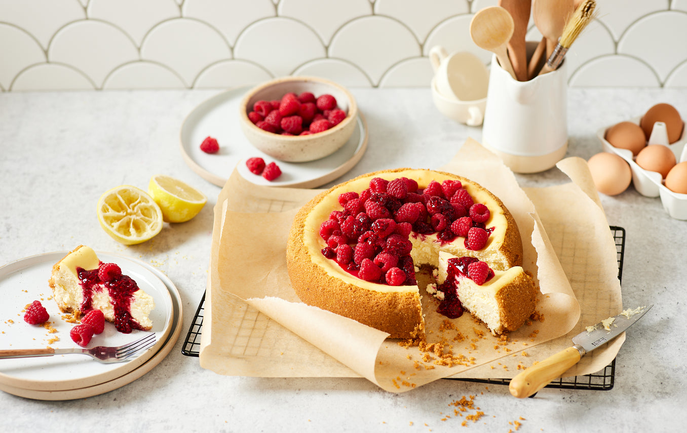 Lemon and raspberry cheesecake