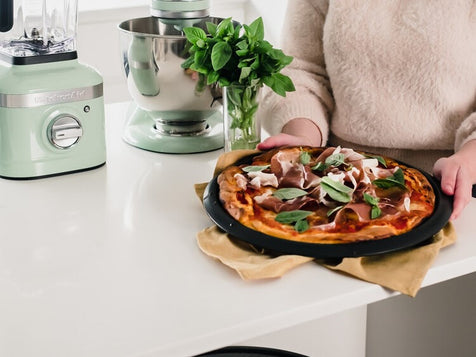 Fire roasted capsicum pizza with prosciutto and bocconcini