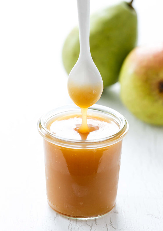 Caramel and pear sauce