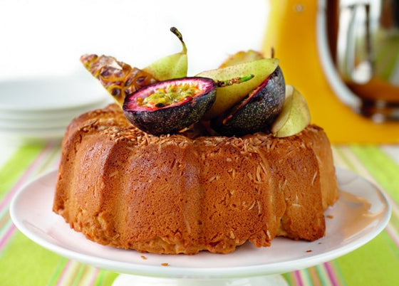 Macadamia yogurt cake