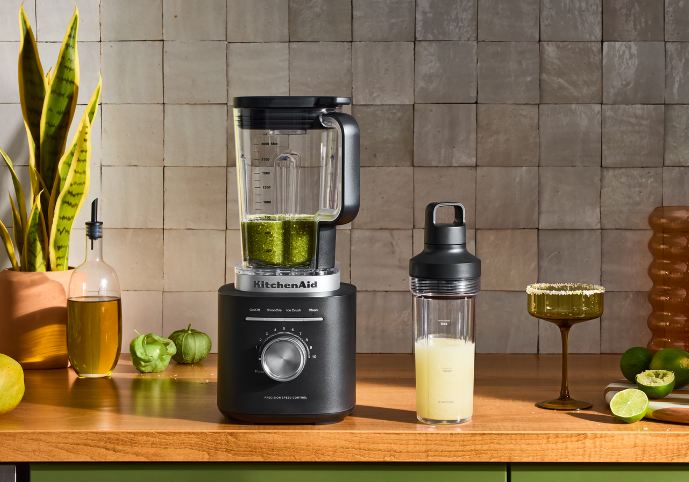 Pure Power Blender with a Personal Blending Jar