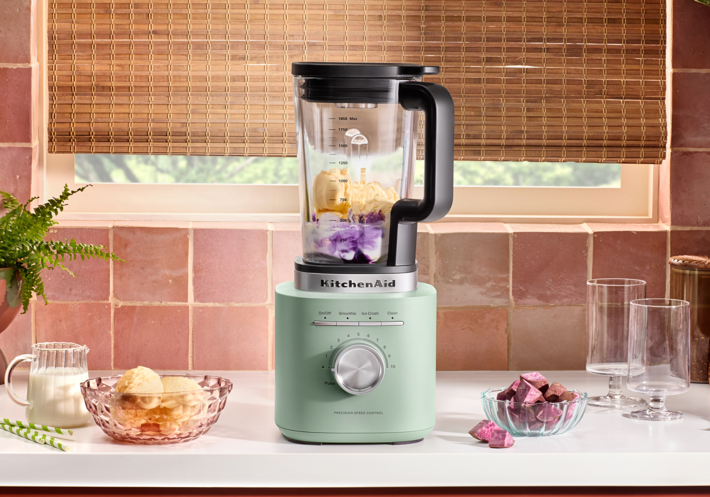 Pure Power Blender with Glass Jar