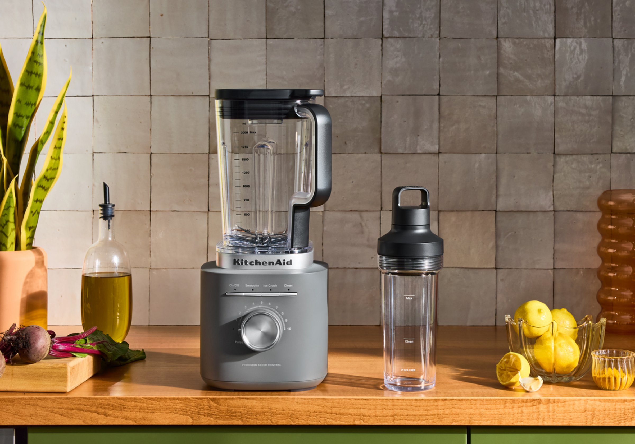 Pure Power Blender with a Personal Blending Jar