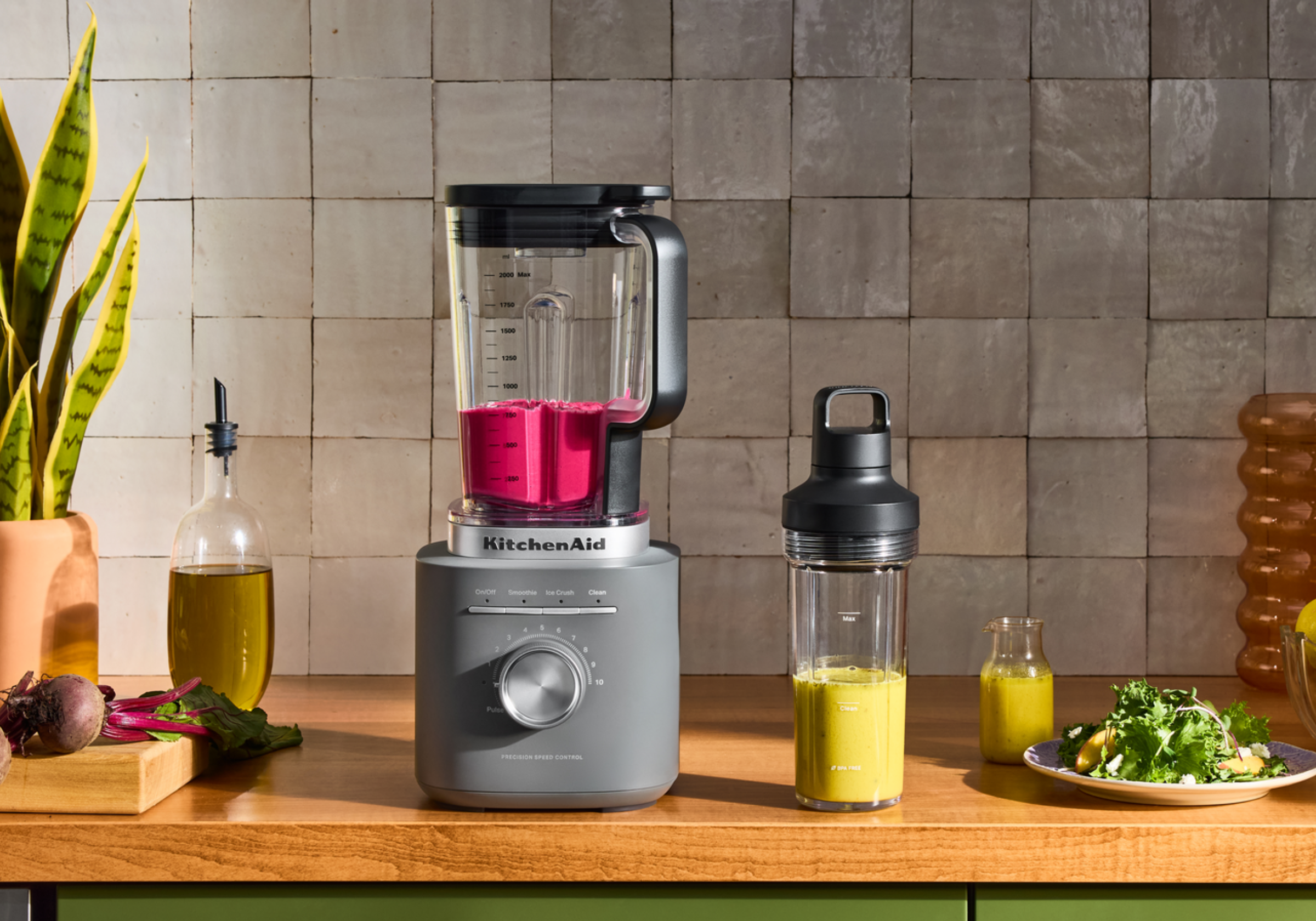 Pure Power Blender with a Personal Blending Jar
