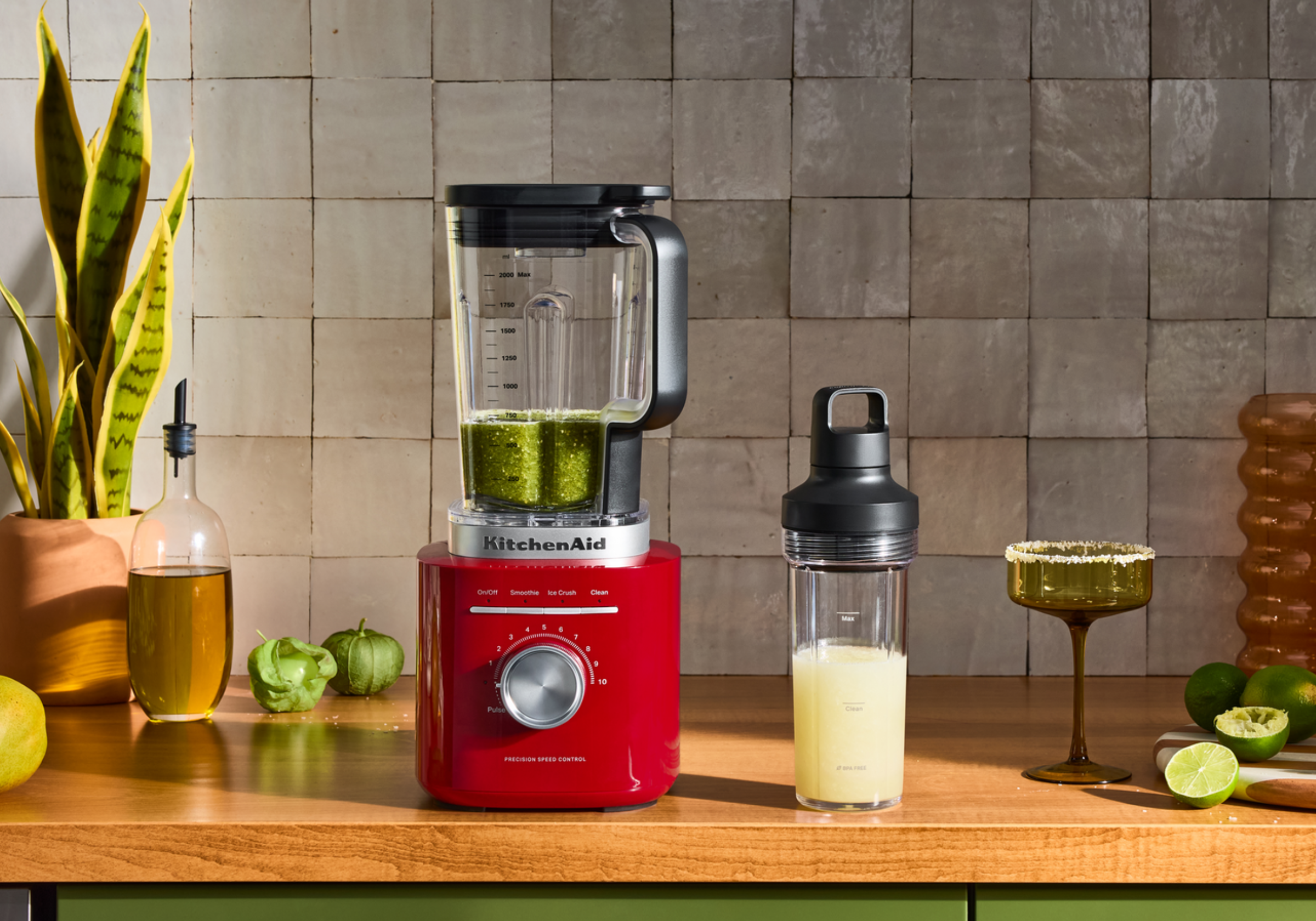 Pure Power Blender with a Personal Blending Jar