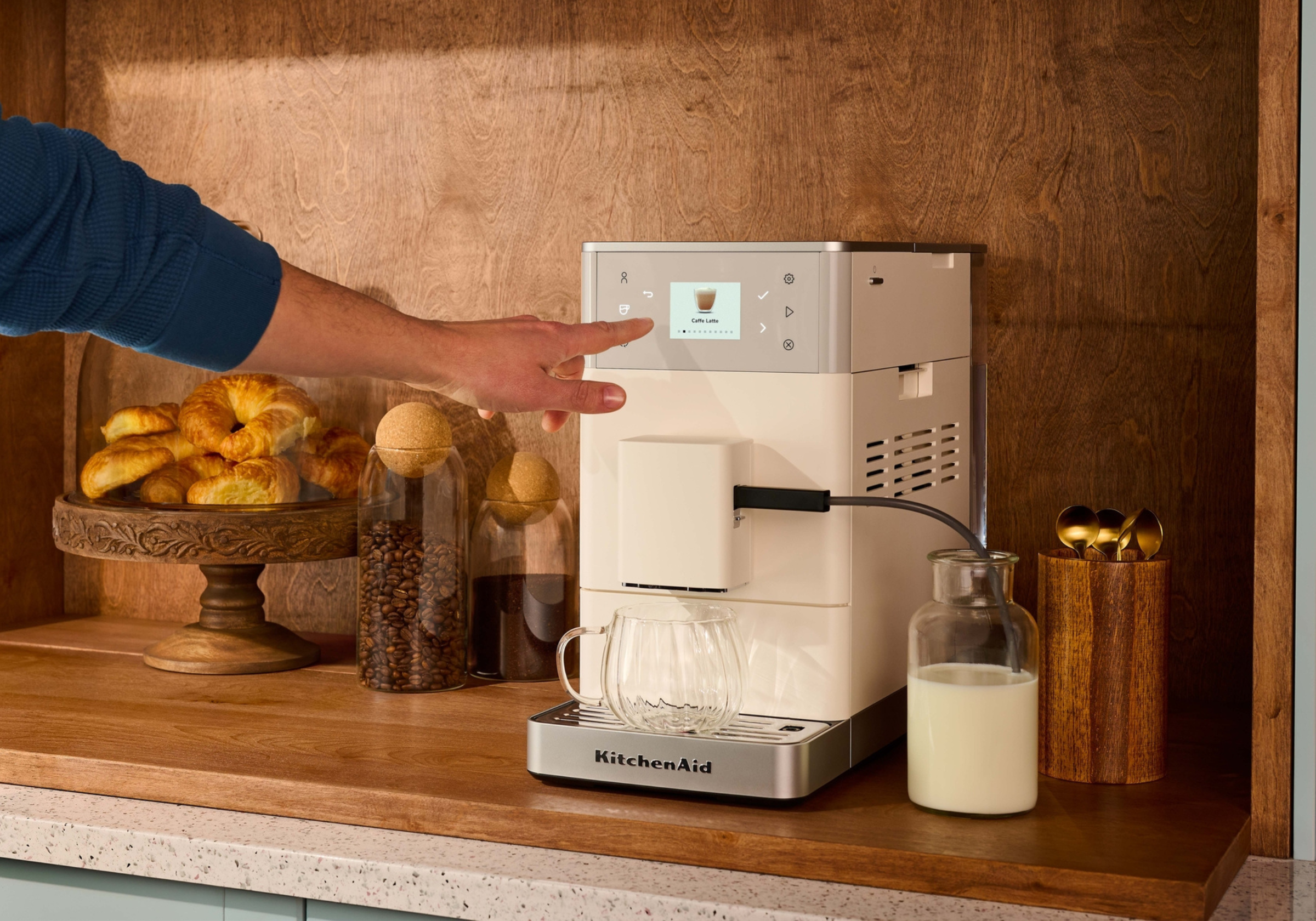 <h3 data-component-id="photo-title"><strong>Barista-Quality Milk for Every Drink</strong></h3>