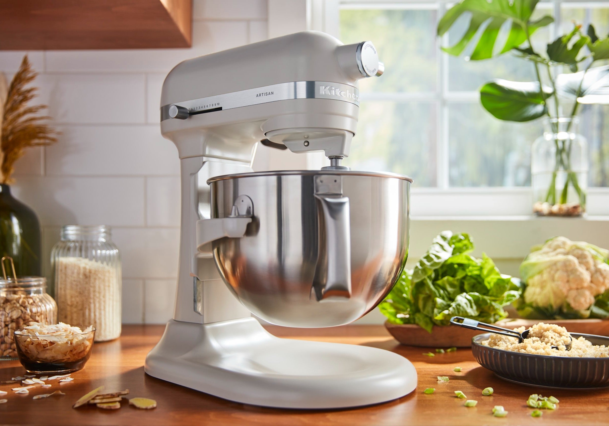 Artisan Bowl-Lift Stand Mixer KSM60