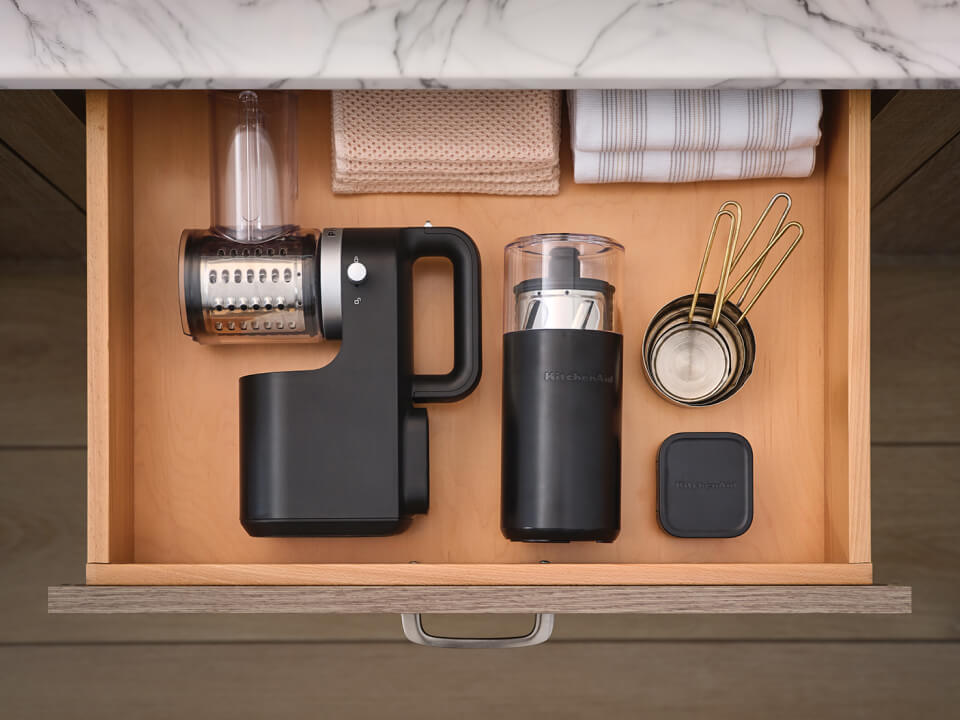 Compact storage for your blade cylinders