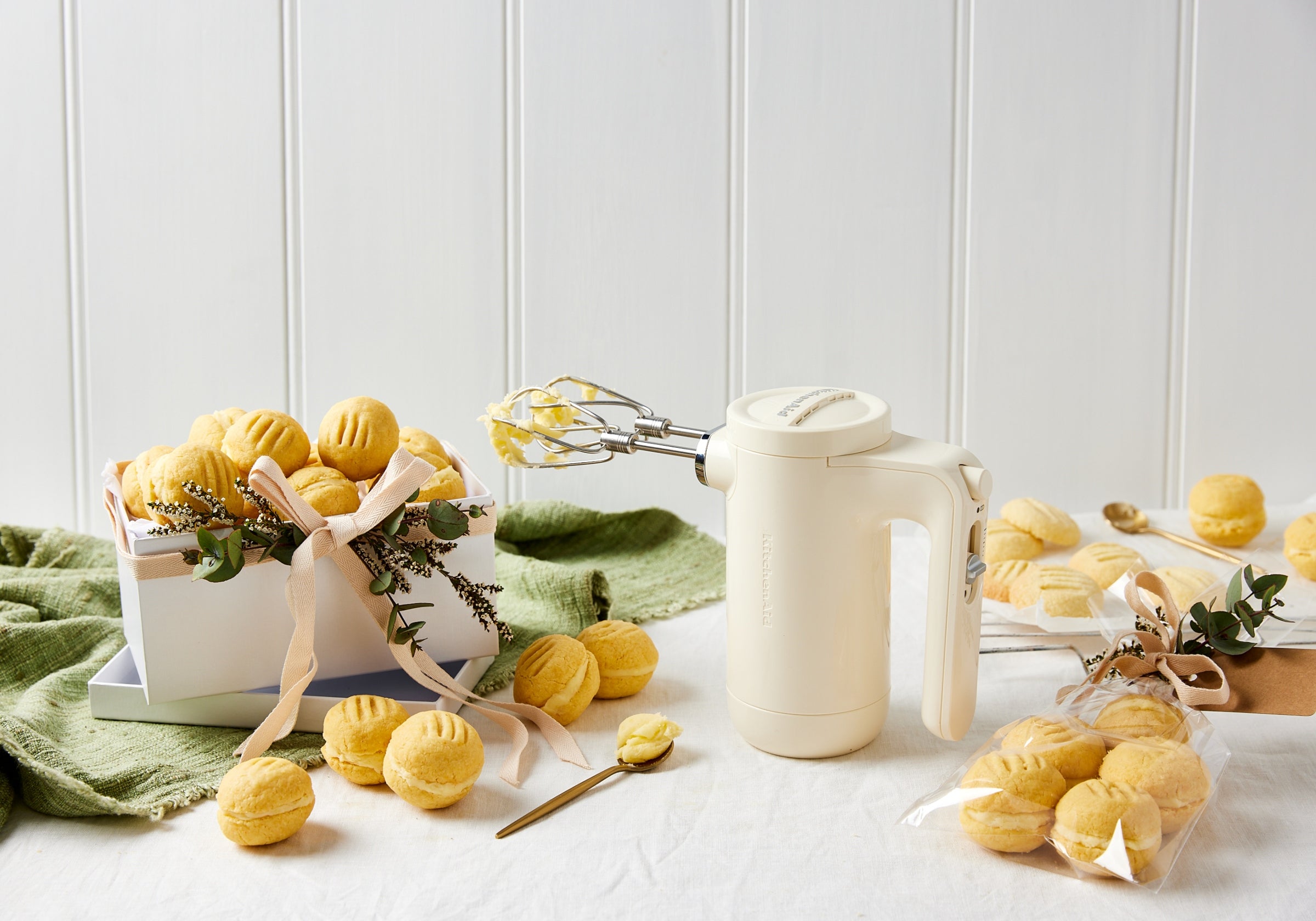 Cordless 7-Speed Hand Mixer KHMB732